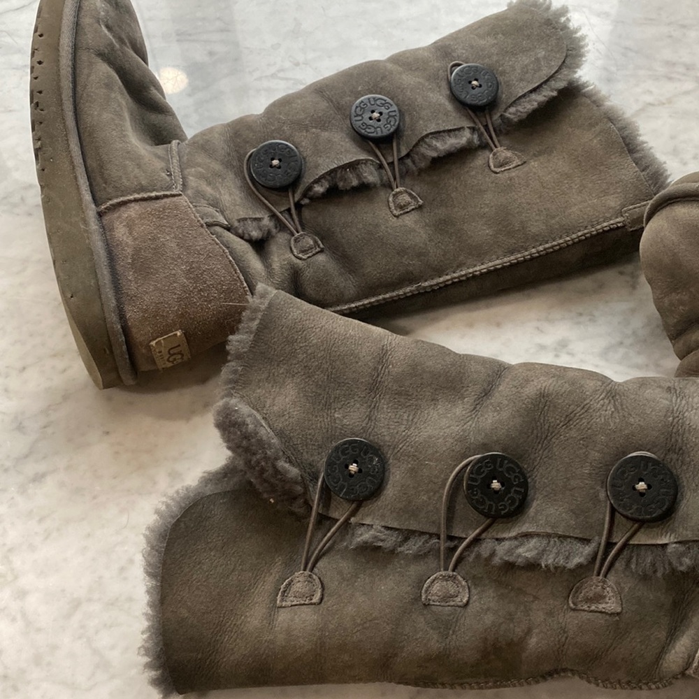 Ugg Bailey Gray - image 1